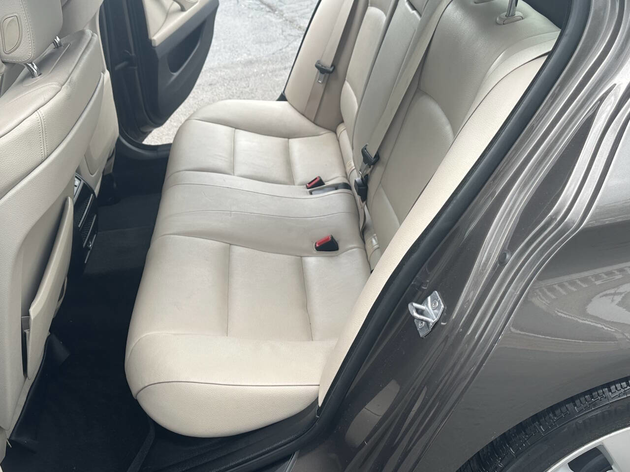 Used 2013 BMW 528i xDrive Sedan AWD/4WD image 21