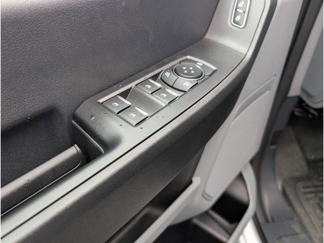 New 2025 Ford F550 4x4 Crew Cab image 16