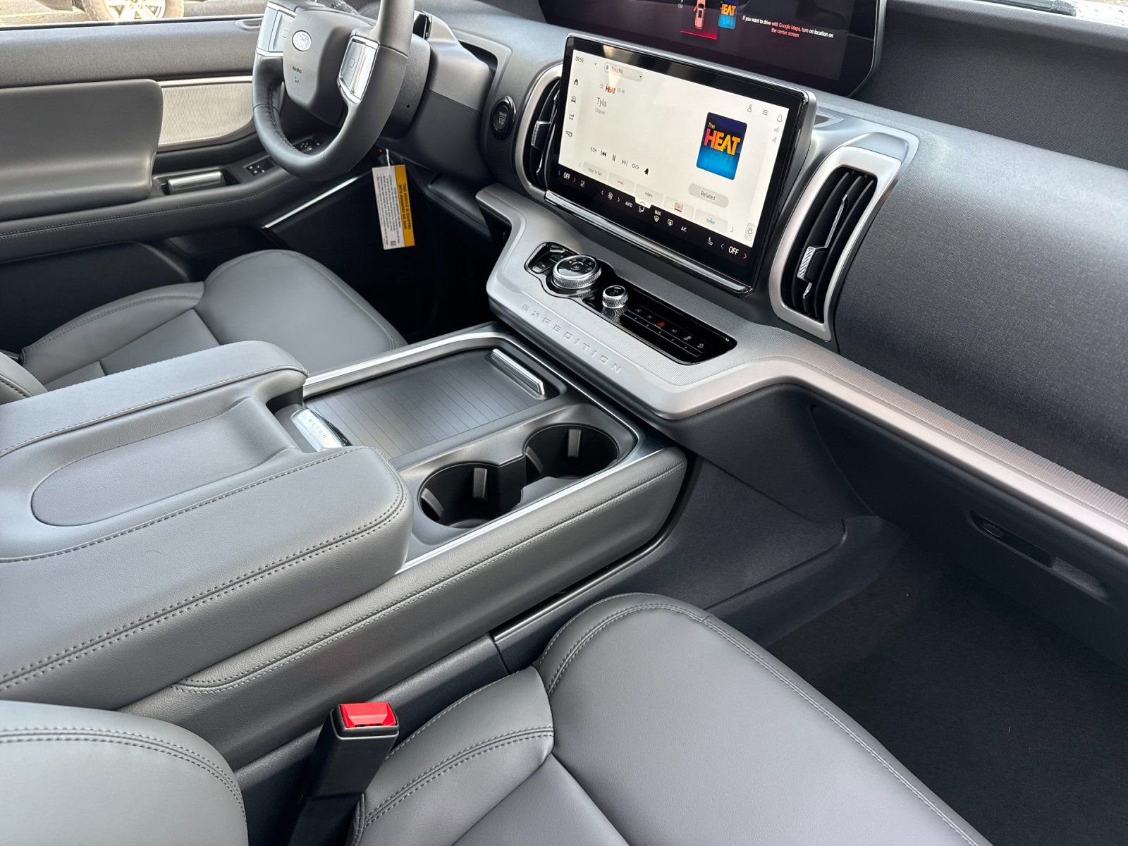 New 2026 Ford Expedition Active image 18