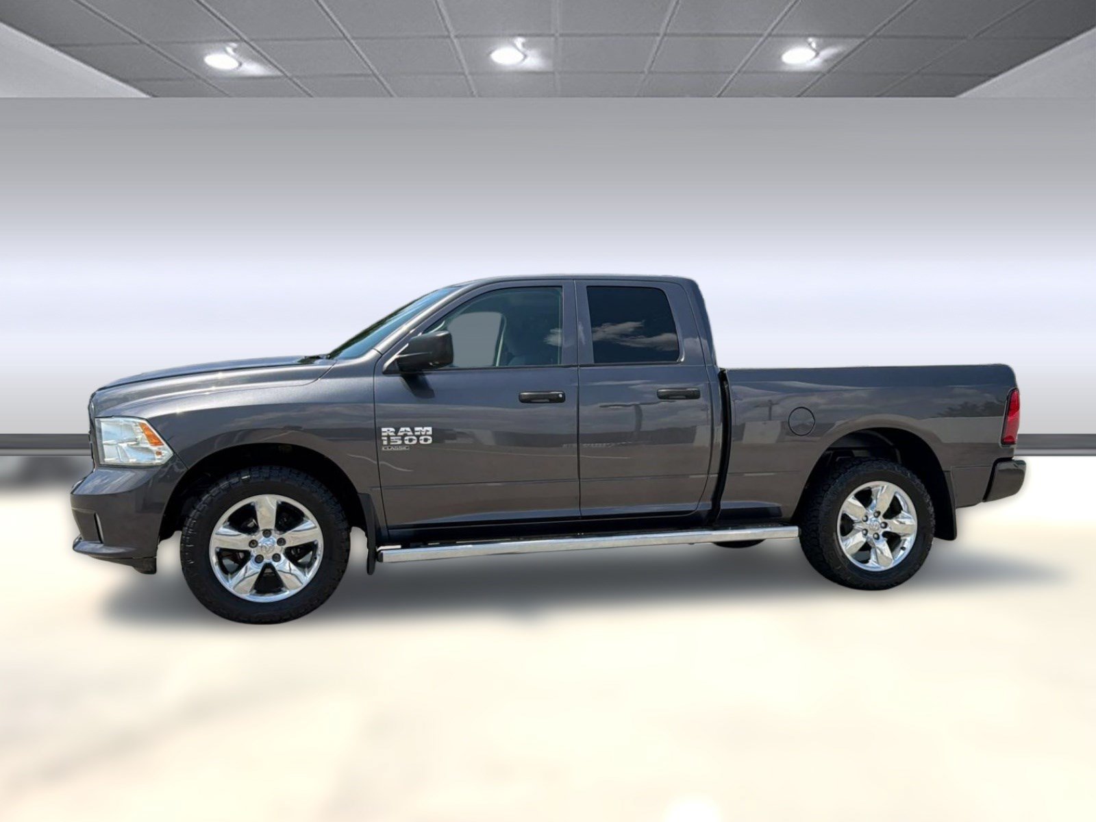 Used 2019 RAM 1500 Express AWD/4WD image 2