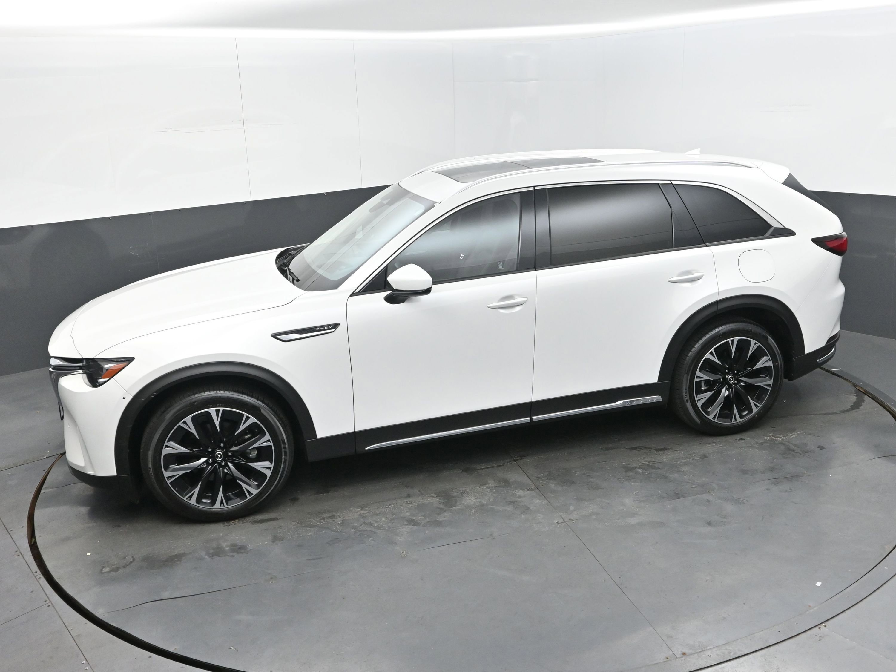 Used 2024 MAZDA CX-90 Plug-In Hybrid w/ Premium Pkg image 31