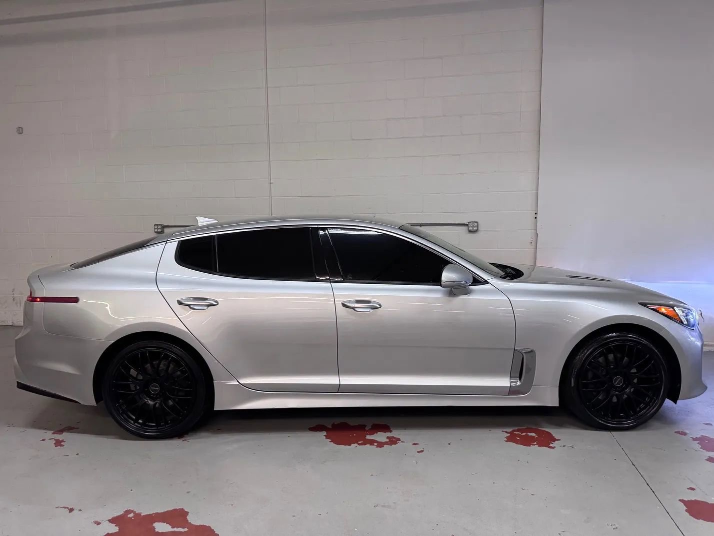 Used 2018 Kia Stinger image 2