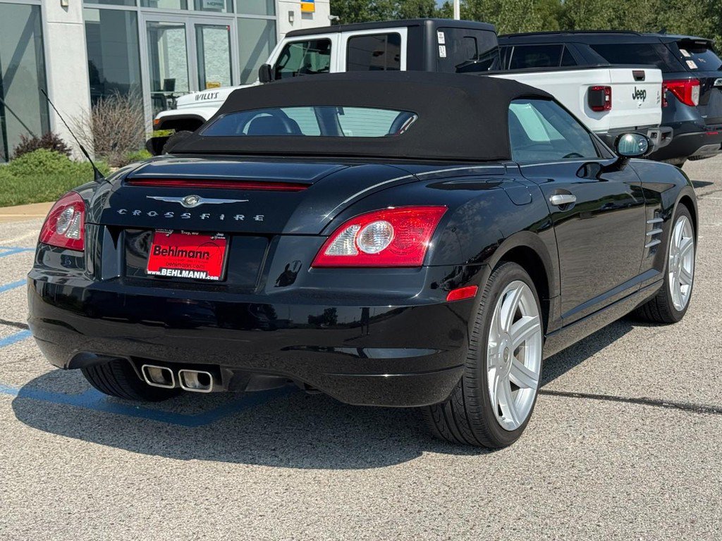 Used 2008 Chrysler Crossfire Limited RWD image 4