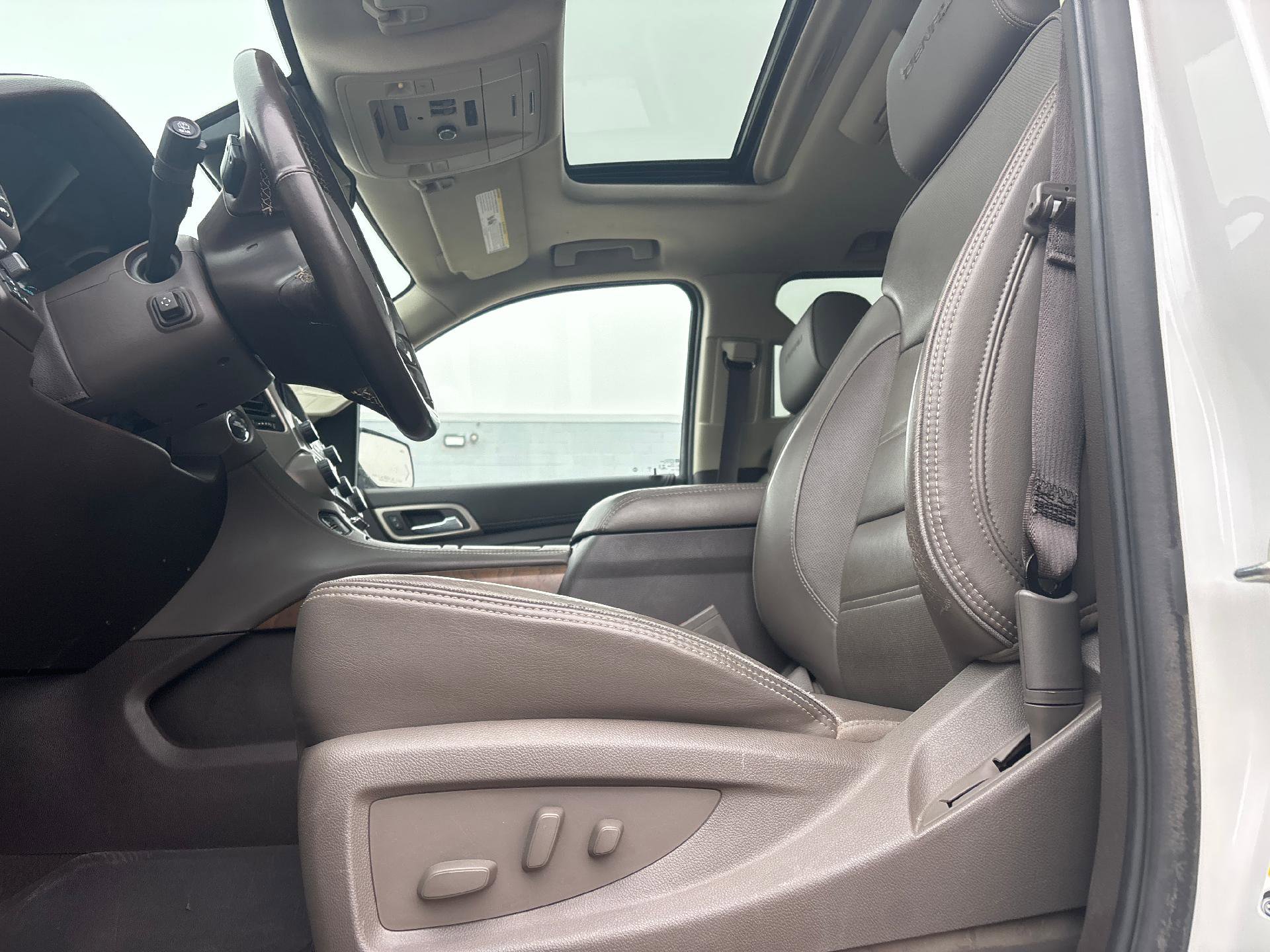 Used 2020 GMC Yukon XL Denali w/ Denali Premium Package image 15