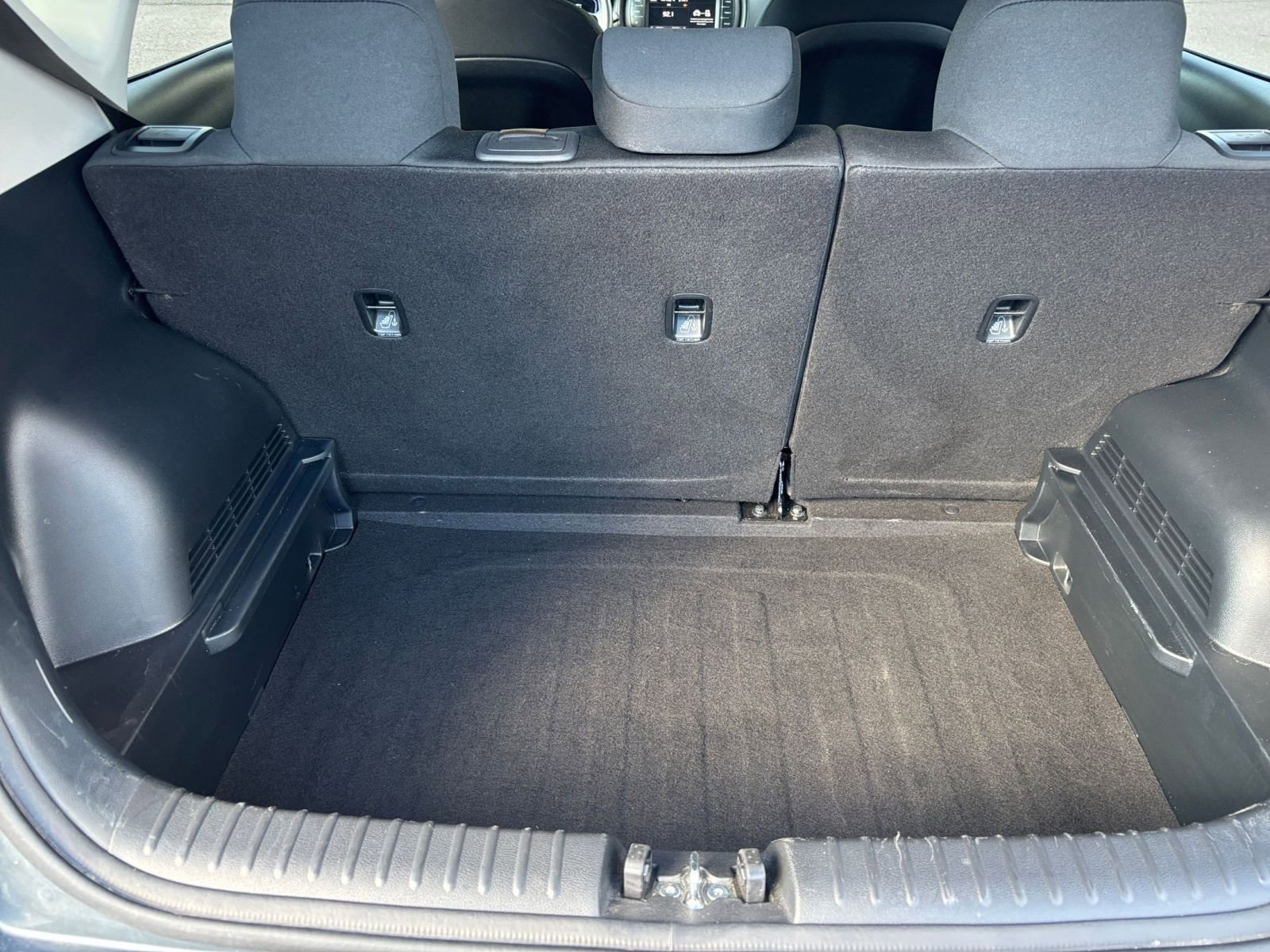 Used 2025 Kia Soul LX w/ LX Technology Package FWD image 30