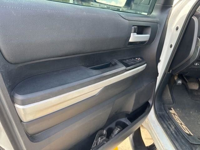 Used 2015 Toyota Tundra SR5 w/ SR5 Upgrade Package image 23
