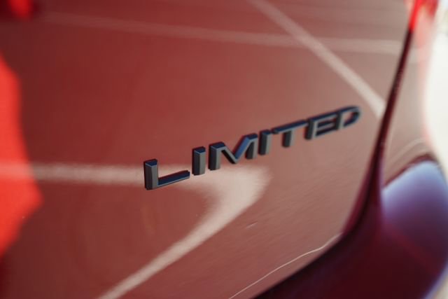 New 2026 Chrysler Pacifica Limited w/ Uconnect Theater Family Group image 41