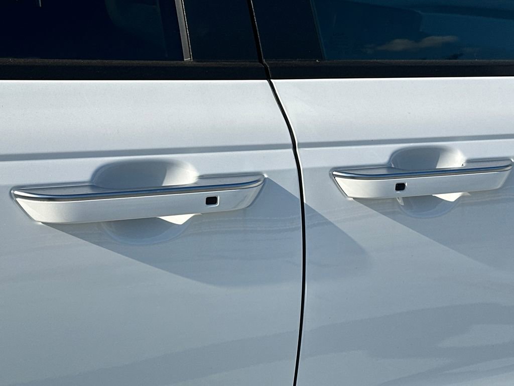 New 2026 Kia Carnival EX image 9