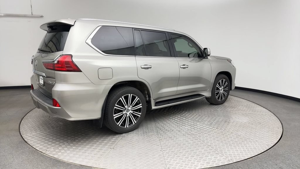 Used 2018 Lexus LX 570 4WD w/ Luxury Package image 2