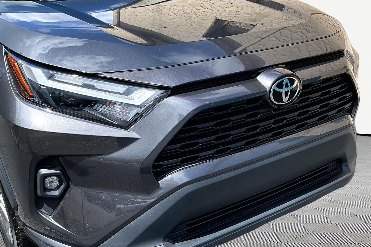 Used 2023 Toyota RAV4 XLE Premium FWD image 30