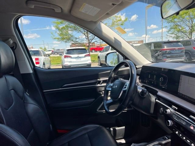 Used 2024 Kia Telluride S FWD image 40