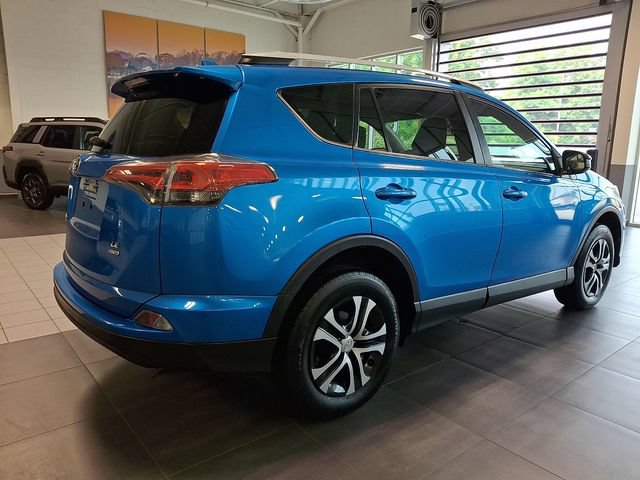 Used 2016 Toyota RAV4 LE AWD/4WD image 6