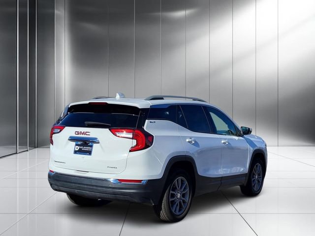 Used 2024 GMC Terrain SLT image 24