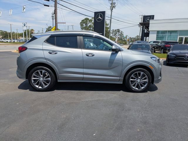 Used 2023 Buick Encore GX Select w/ Sport Touring Package FWD image 4