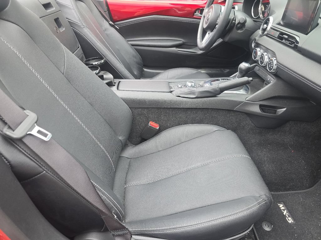 Used 2022 MAZDA MX-5 Miata Grand Touring RWD image 18