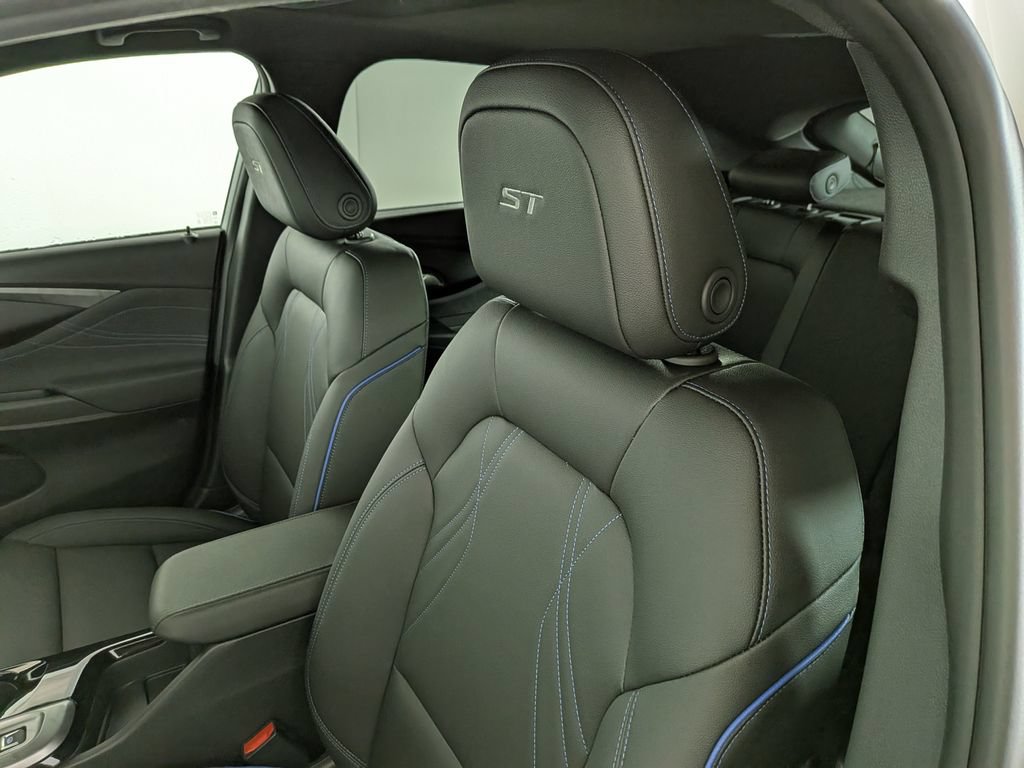 New 2026 Buick Envista Sport Touring w/ Convenience I Package FWD image 19