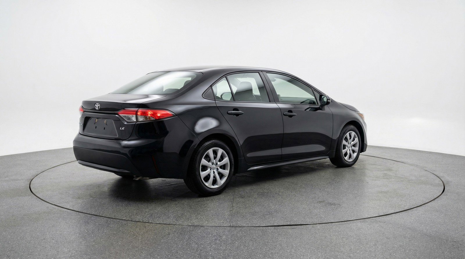 Used 2025 Toyota Corolla LE image 9