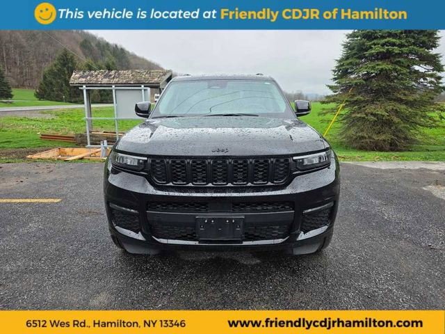 Used 2023 Jeep Grand Cherokee Limited w/ Trailer Tow Prep Group (B) AWD/4WD image 2