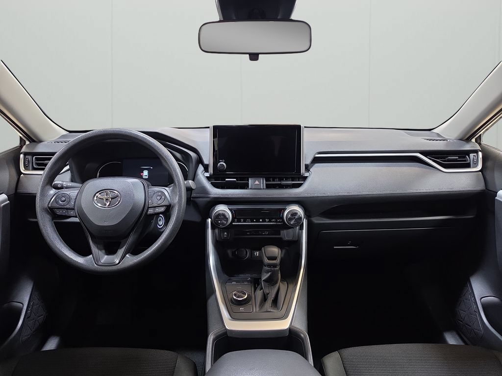 Used 2025 Toyota RAV4 LE AWD/4WD image 17