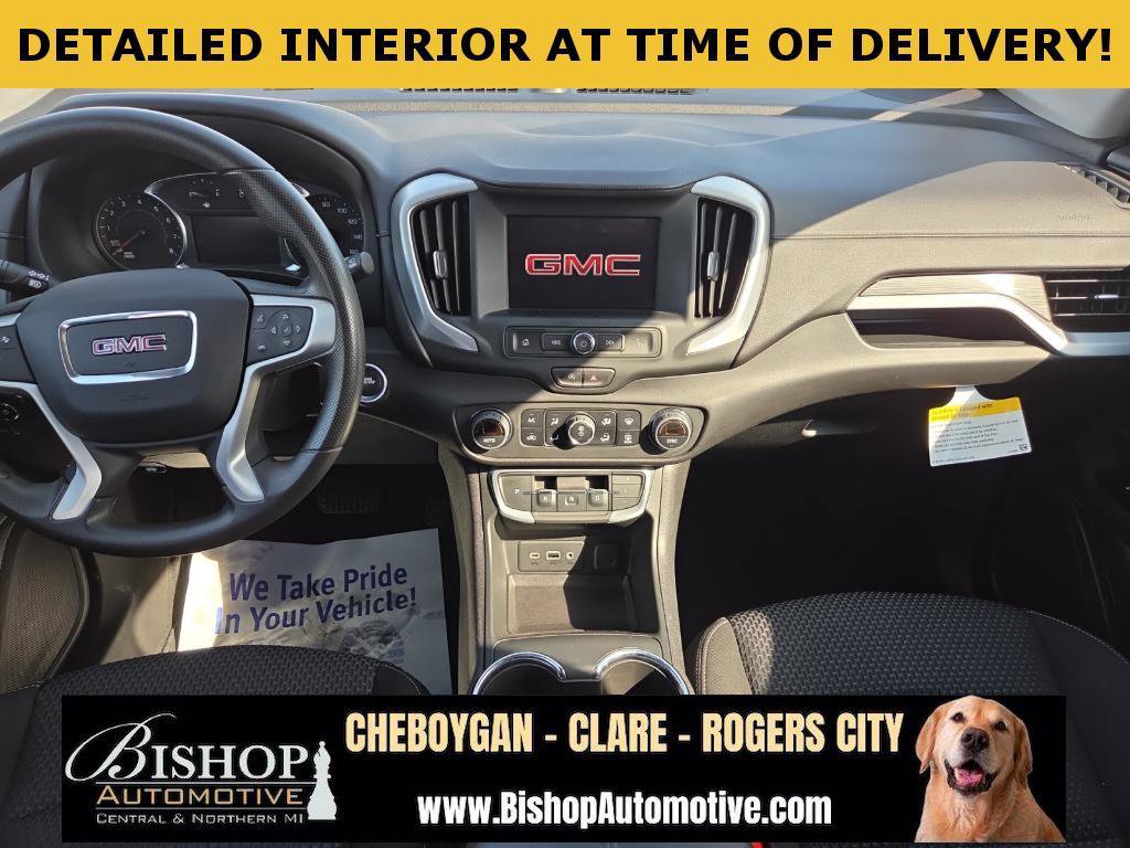 Used 2024 GMC Terrain SLE w/ Driver Convenience Package image 6