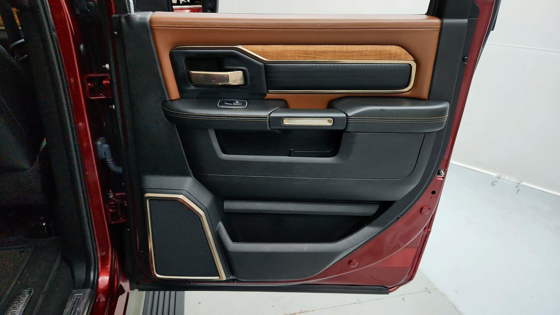 Used 2023 RAM 3500 Limited AWD/4WD image 19