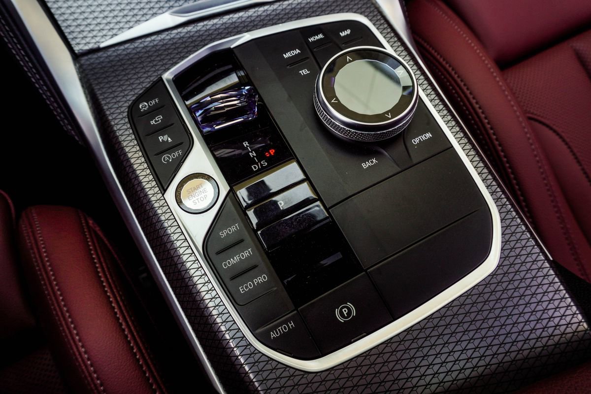 Used 2025 BMW M440i Coupe w/ Premium Package image 21