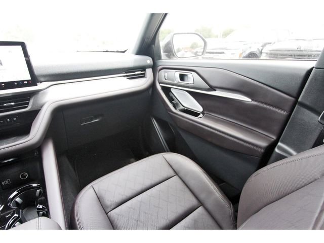 Used 2026 Ford Explorer Platinum image 9