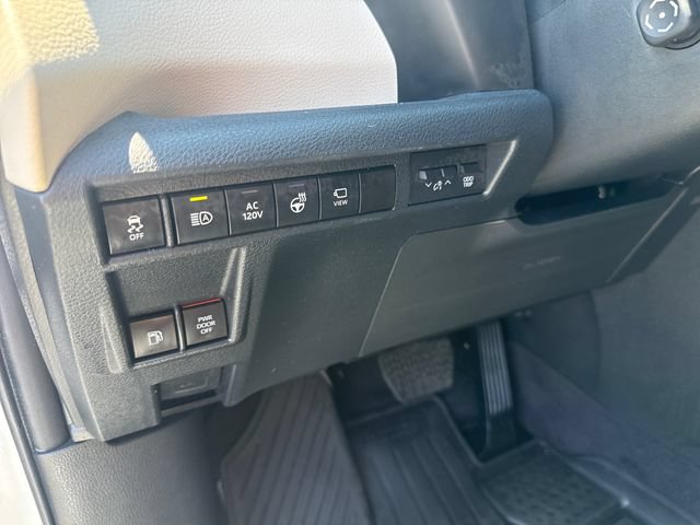 Used 2023 Toyota Sienna Platinum AWD/4WD image 28