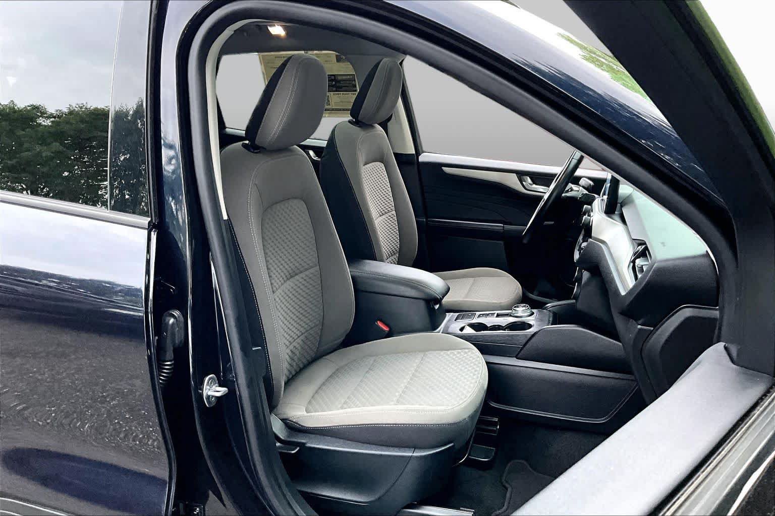 Used 2021 Ford Escape SE w/ SE Sport Appearance Package AWD/4WD image 8