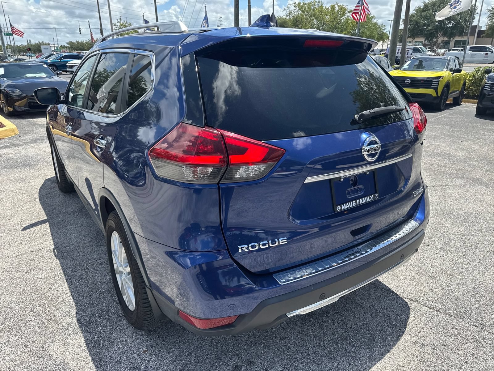 Used 2019 Nissan Rogue SV AWD/4WD image 16