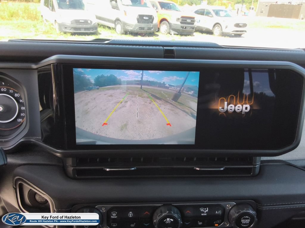 Used 2025 Jeep Wrangler Unlimited Sahara AWD/4WD image 42