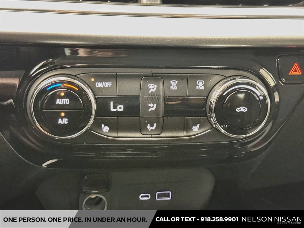 Used 2025 Chevrolet Trax LT w/ Driver Confidence Package FWD image 16
