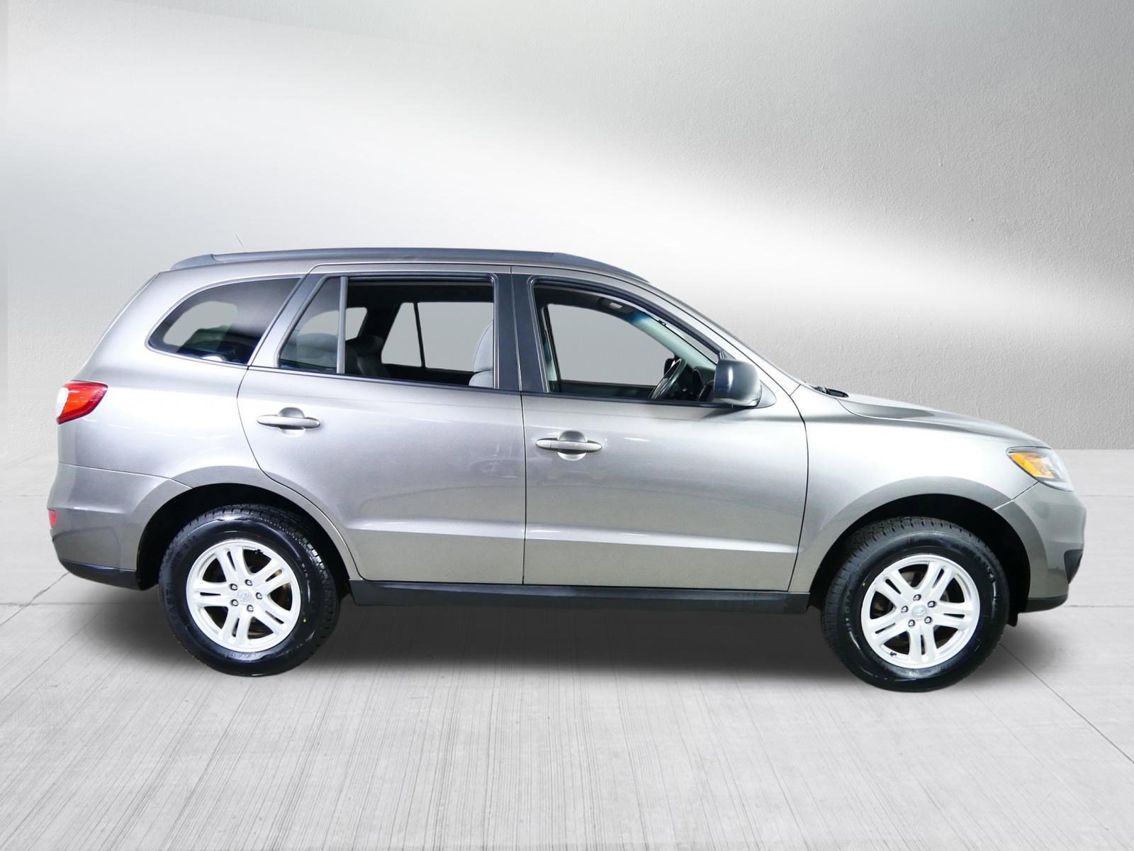 Used 2012 Hyundai Santa Fe GLS image 8