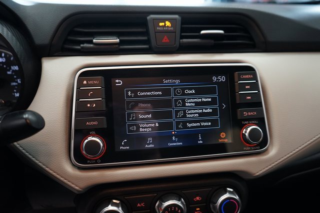 Used 2021 Nissan Versa SV image 30