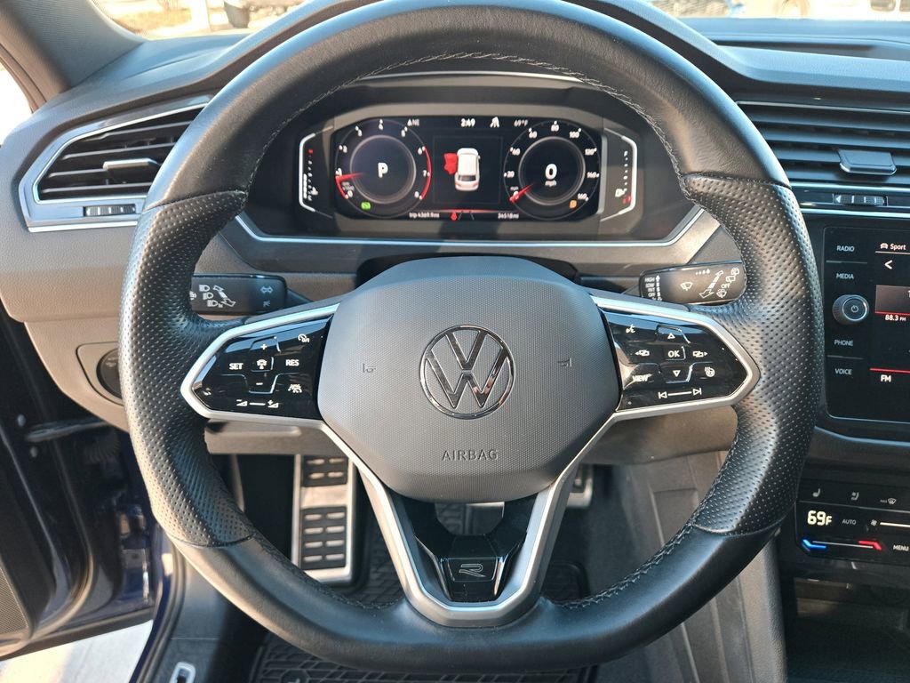 Used 2022 Volkswagen Tiguan SEL R-Line AWD/4WD image 14