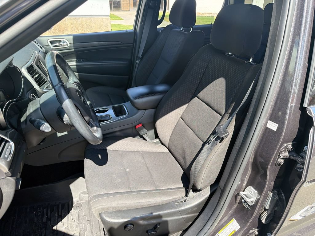 Used 2021 Jeep Grand Cherokee Laredo RWD image 13
