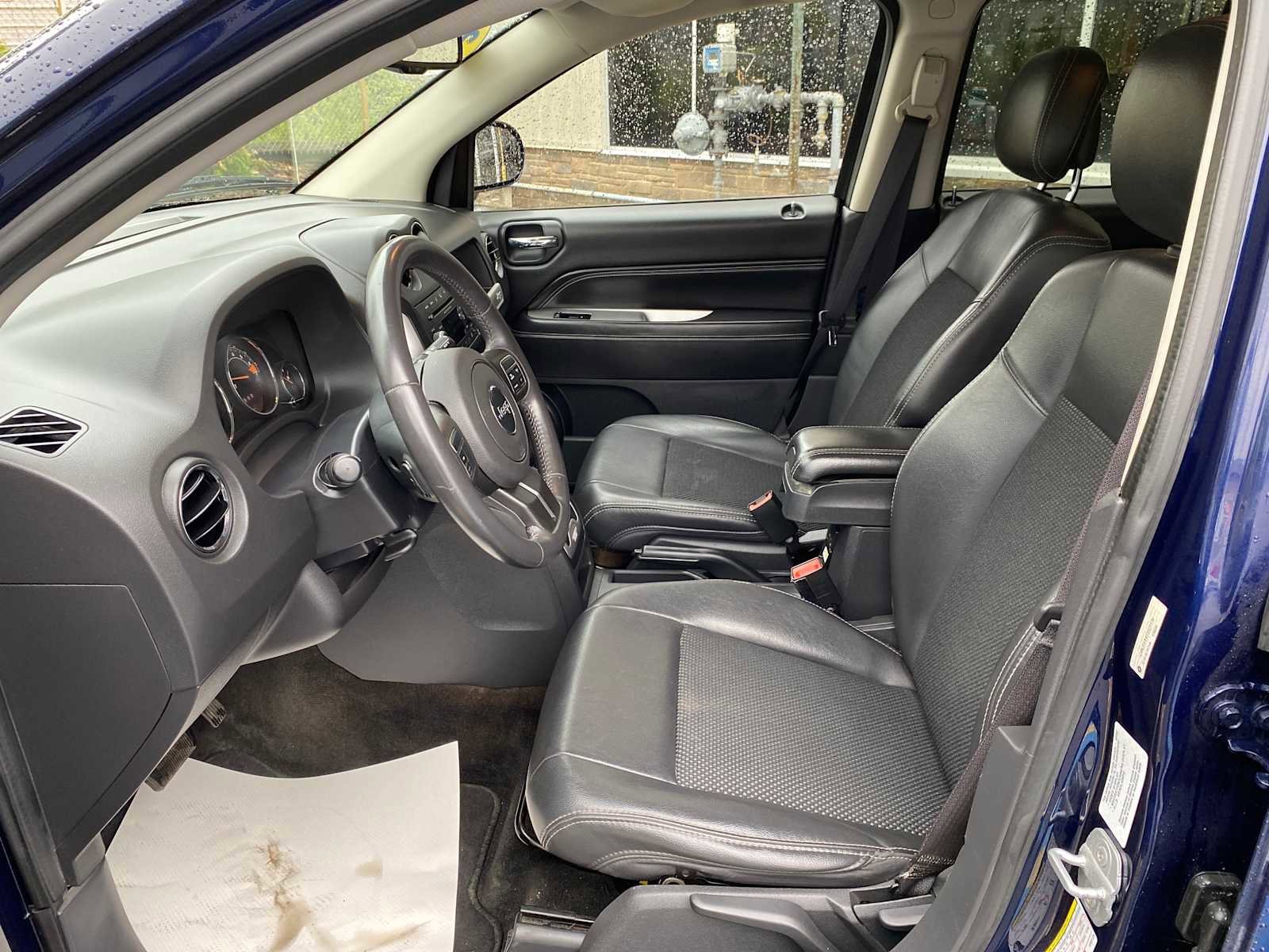 Used 2014 Jeep Compass Latitude AWD/4WD image 9