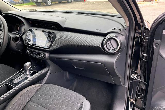 Certified 2021 Nissan Kicks SV image 17