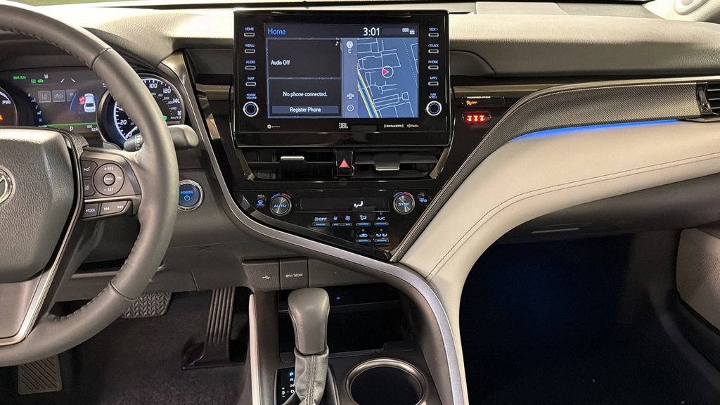 Used 2024 Toyota Camry XSE w/ Navigation Package image 15