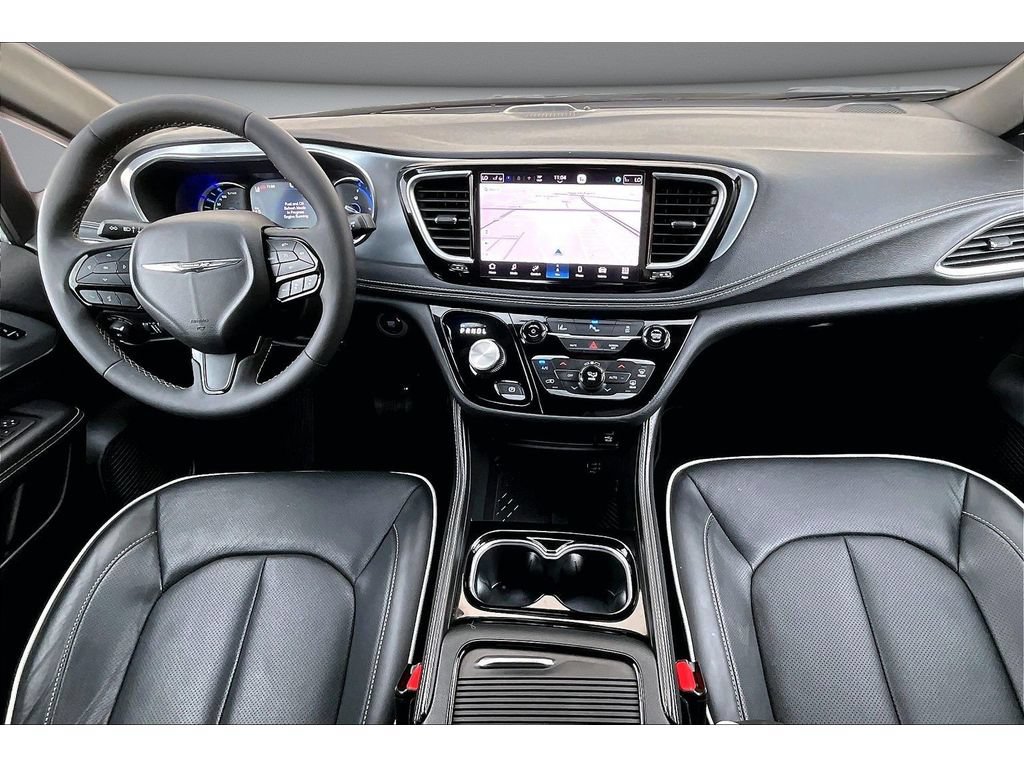Used 2026 Chrysler Pacifica Premium FWD image 19