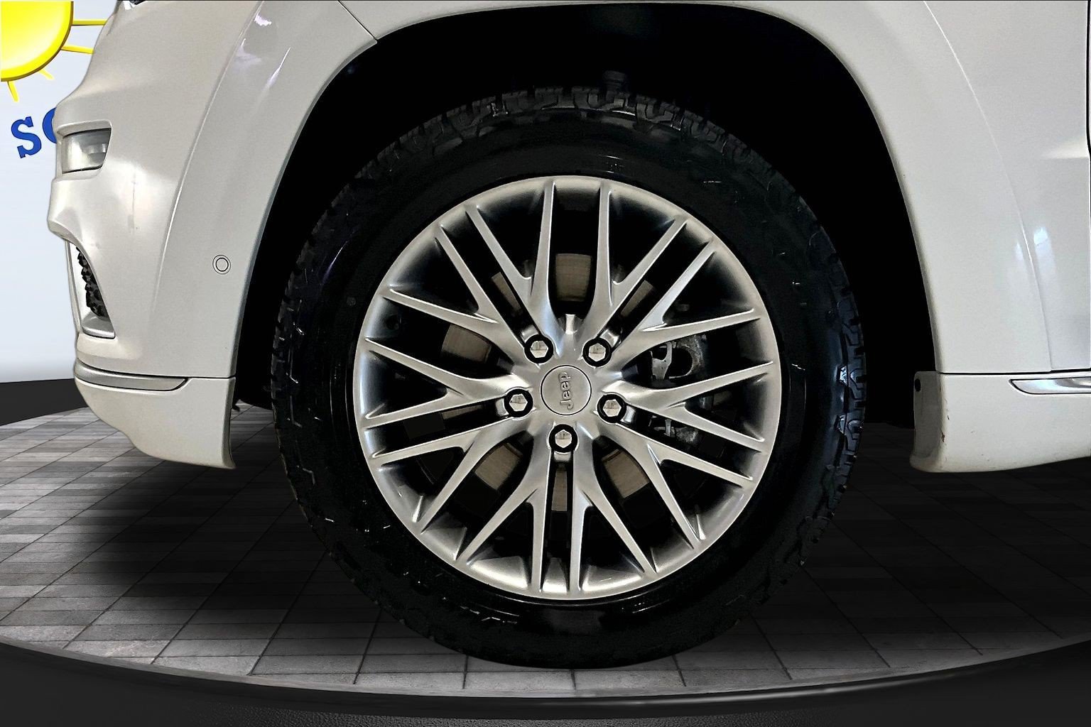 Used 2018 Jeep Grand Cherokee Summit w/ Platinum Series Group AWD/4WD image 34
