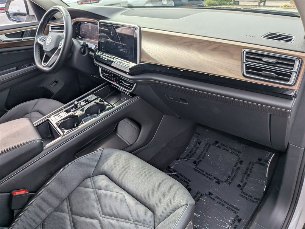 Used 2024 Volkswagen Atlas SE image 35