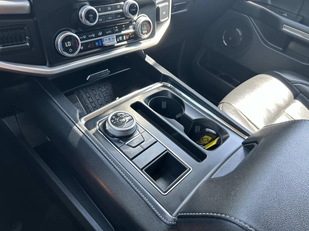 Used 2024 Ford Expedition XLT image 32