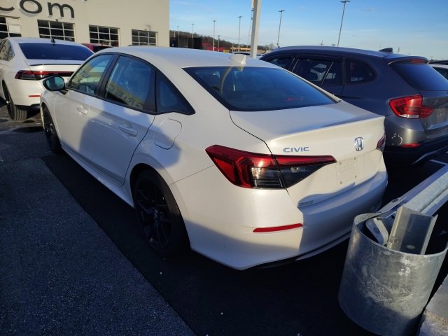 Used 2023 Honda Civic Sport image 3