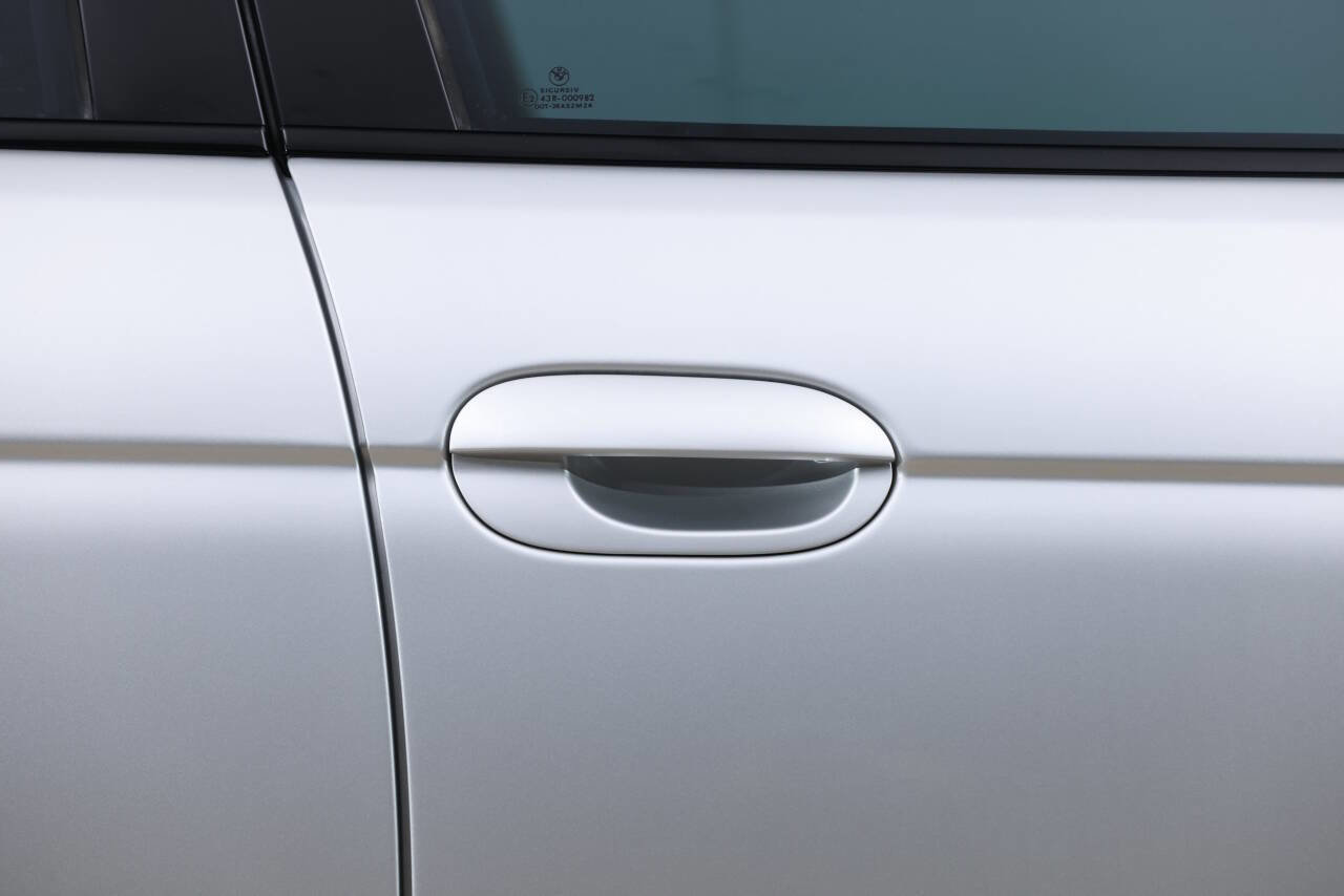 Used 2003 BMW M5 image 40