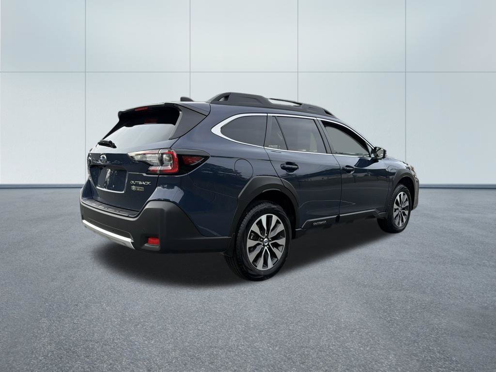 Used 2025 Subaru Outback Limited AWD/4WD image 5