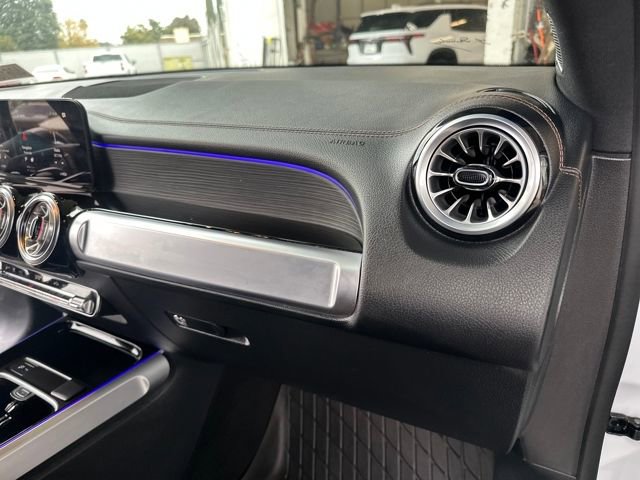 Used 2022 Mercedes-Benz GLB 250 image 28