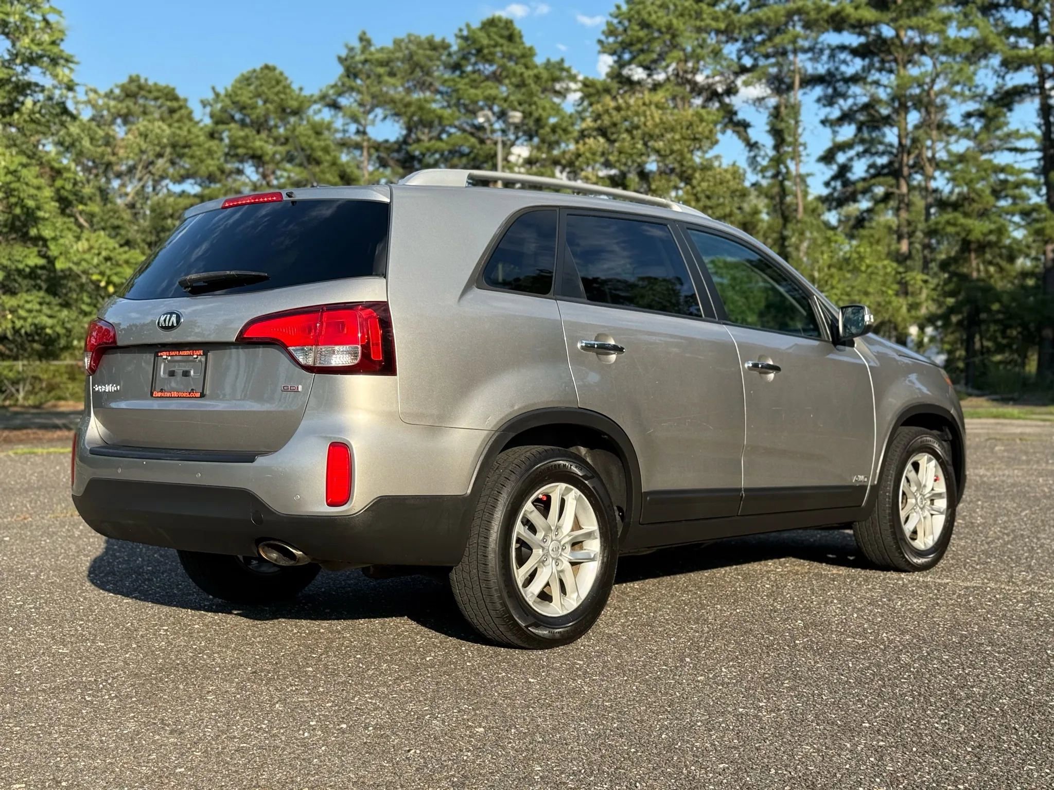 Used 2015 Kia Sorento LX image 5