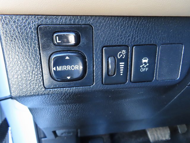 Used 2013 Toyota RAV4 XLE image 30