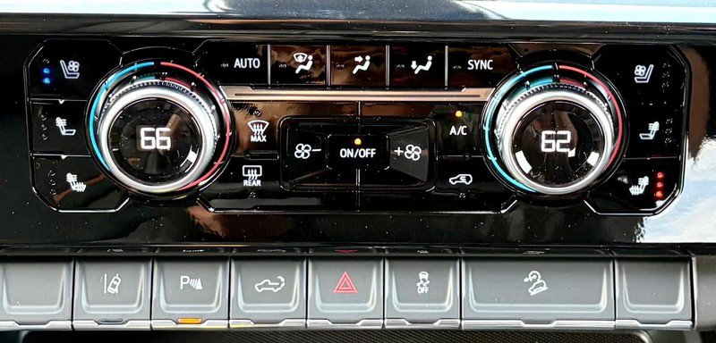 New 2026 GMC Sierra 2500 AT4 w/ AT4 Premium Plus Package AWD/4WD image 30